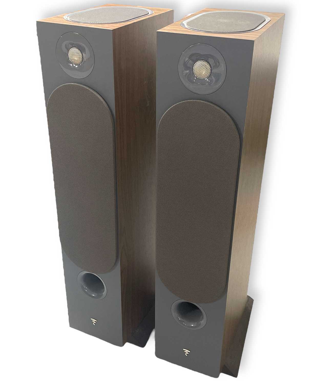 Lot 34 - FOCAL CHORA SPEAKER SYSTEM