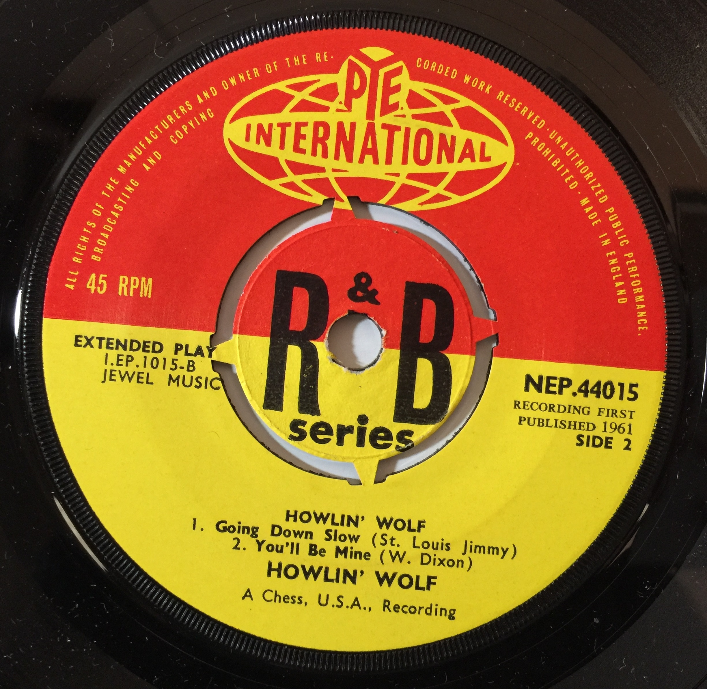 Lot 39 - HOWLIN' WOLF - UK EPs