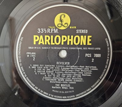 Lot 34 - THE BEATLES - REVOLVER LP (ORIGINAL UK STEREO COPY - PCS 7009)