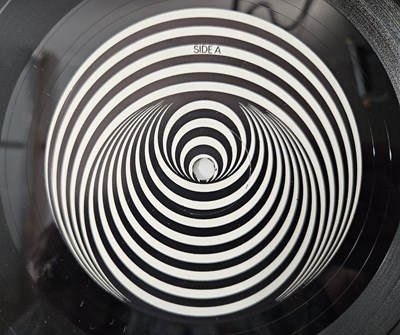 Lot 51 - LINDA HOYLE - PIECES OF ME LP (ORIGINAL UK COPY - VERTIGO SWIRL 6360 060)