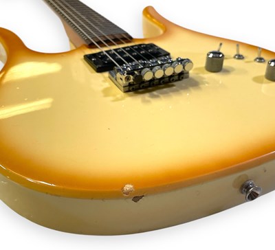 Lot 392 - THE PAUL HEMMINGS COLLECTION- THE LA'S - LEGENDARY LEE MAVERS USED HONDO DANELECTRO GUITAR.