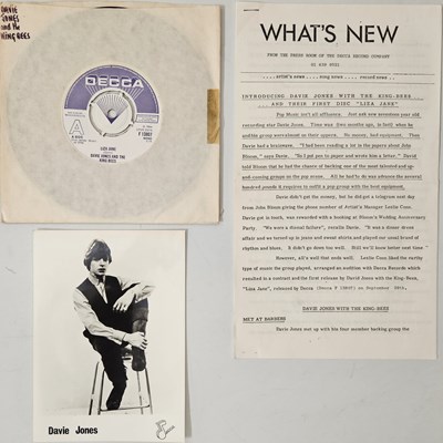 Lot 210 - DAVIE JONES (BOWIE) AND THE KING BEES - LIZA JANE 7" (1978 PROMO COPY WITH PRESS RELEASE AND PROMO PHOTO)