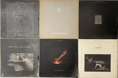 Lot 18 - JOY DIVISION/ NEW ORDER - LP/ 12" PACK