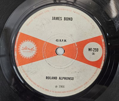 Lot 107 - ROLAND ALPHONSO - JAMES BOND/ JUST KEEP IT UP 7" (UK ORIGINAL - ISLAND RECORDS - WI-259)