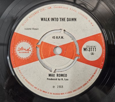 Lot 127 - MAX ROMEO/ DAWN PENN - WALK INTO THE DAWN/ I'LL GET YOU 7" (UK ORIGINAL - ISLAND RECORDS - WI-3111)