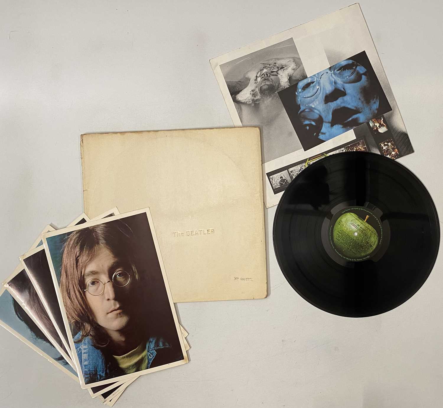 Lot 8 - THE BEATLES - WHITE ALBUM LP (ORIGINAL UK COPY - NUMBER 0001971)