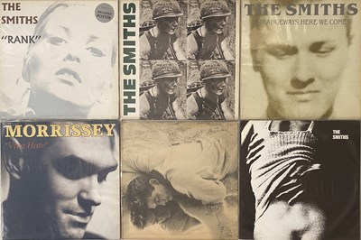 Lot 52 - THE SMITHS - LP / 12" PACK