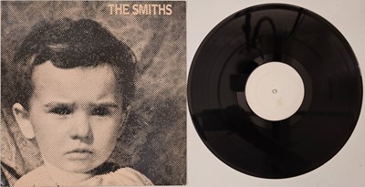 Lot 56 - THE SMITHS - THAT JOKE ISN'T FUNNY ANYMORE 12" EP (WHITE LABEL TEST PRESSING - RTT 186)