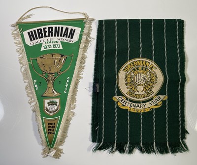 Lot 434 - SCOTTISH FOOTBALL - VINTAGE HIBERNIAN SCARF AND SIGNED PENNANT.