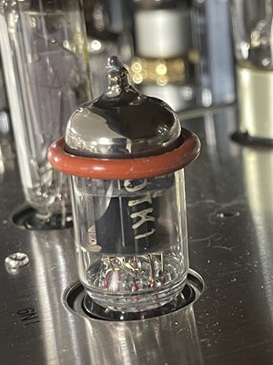 Lot 4 - DIY KT88/EM87 PUSH-PULL TUBE AMPLIFIER.