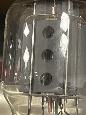 Lot 4 - DIY KT88/EM87 PUSH-PULL TUBE AMPLIFIER.