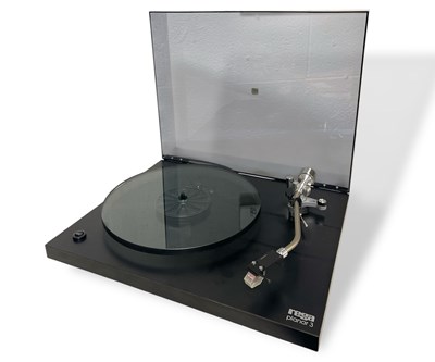 Lot 10 - REGA PLANAR 3 TURNTABLE.