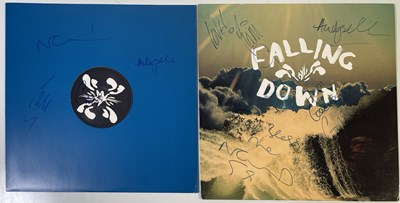 Lot 493 - OASIS - SIGNED COPY OF 'FALLING DOWN'.