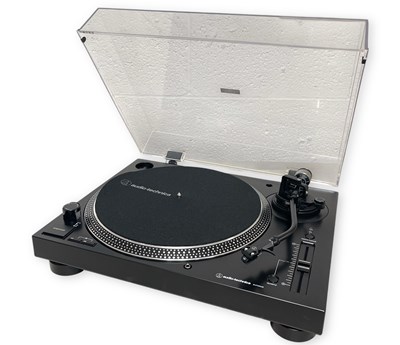 Lot 14 - AUDIO-TECHNICA AT-LP120XUSB TURNTABLE.
