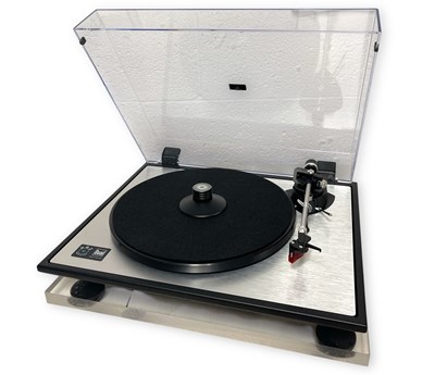 Lot 15 - DUAL CS 800 AUDIOPHILE GRADE TURNTABLE.