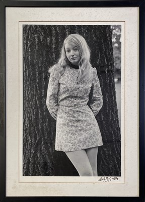 Lot 182 - MARY HOPKIN - BILL ZYGMANT SIGNED PHOTO