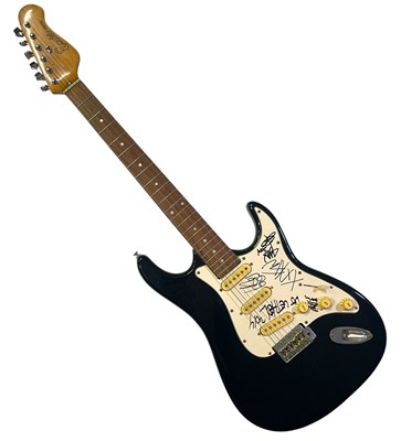 Lot 333 - LIMP BIZKIT - SIGNED GUITAR.