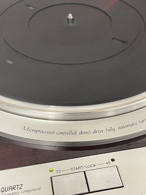 Lot 29 - DENON DP-47F DIRECT DRIVE TURNTABLE