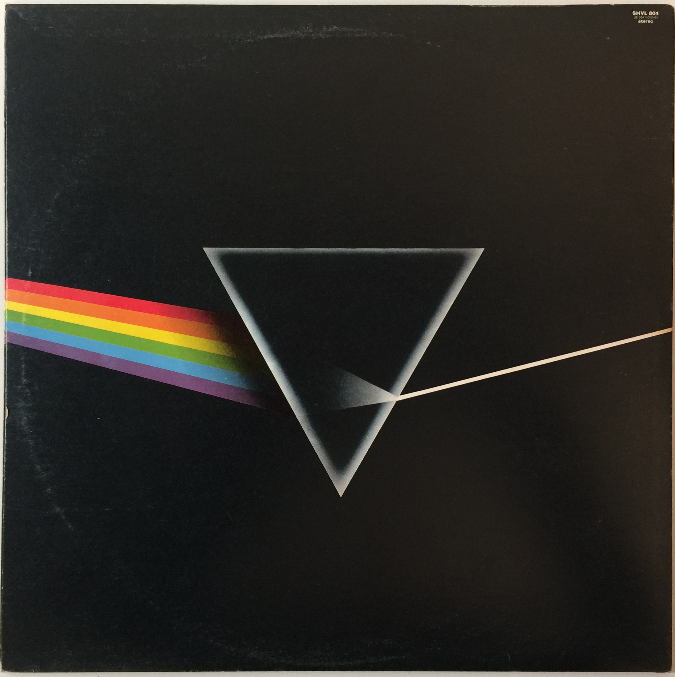 Lot 19 - PINK FLOYD - THE DARK SIDE OF THE MOON LP