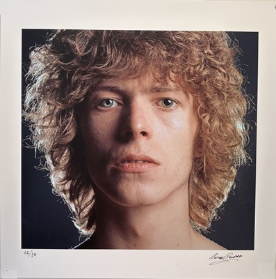 Lot 582 - DAVID BOWIE - VERNON DEWHURST LIMITED EDITION SIGNED 'SPACE ODDITY' PRINT.