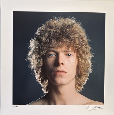 Lot 583 - DAVID BOWIE - VERNON DEWHURST LIMITED EDITION SIGNED 'SPACE ODDITY' PRINT.