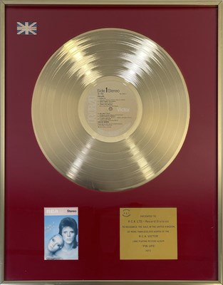 Lot 585 - DAVID BOWIE - OFFICIAL BPI GOLD DISC AWARD FOR PIN UPS.