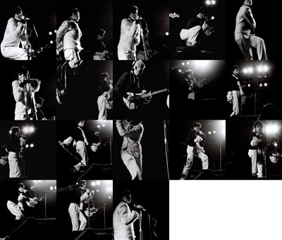Lot 555 - PUNK INTEREST - SIOUXSIE AND THE BANSHEES - TOP RANK CARDIFF, 1978 PHOTOS WITH COPYRIGHT.