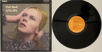 Lot 41 - DAVID BOWIE - HUNKY DORY LP (UK ORIGINAL - SF 8244)