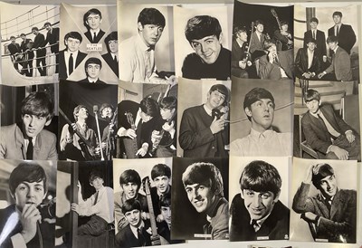 Lot 205 - THE BEATLES - LARGE COLLECTION OF ORIGINAL POSTCARDS AND PHOTOGRAPHS.
