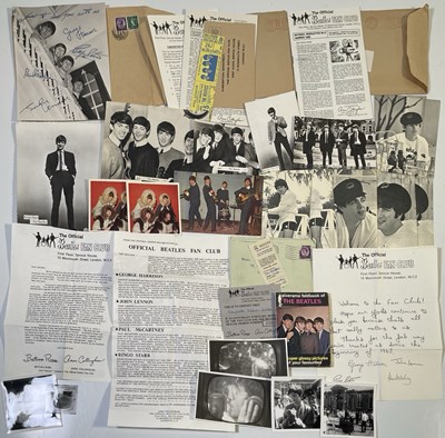 Lot 110 - THE BEATLES - ORIGINAL MEMORABILIA INC FAN TAKEN PHOTOS / FAN CLUB.