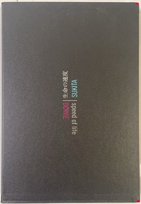 Lot 673 - DAVID BOWIE / SUKITA - SPEED OF LIFE BOWIE SIGNED GENESIS BOOK.