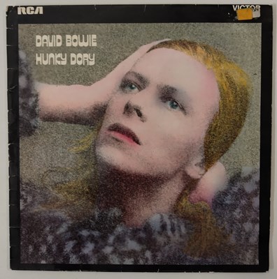 Lot 385 - DAVID BOWIE - HUNKY DORY LP (SF 8244 - FIRST PRESSING FRONT LAMINATED - NO GEM LOGO)