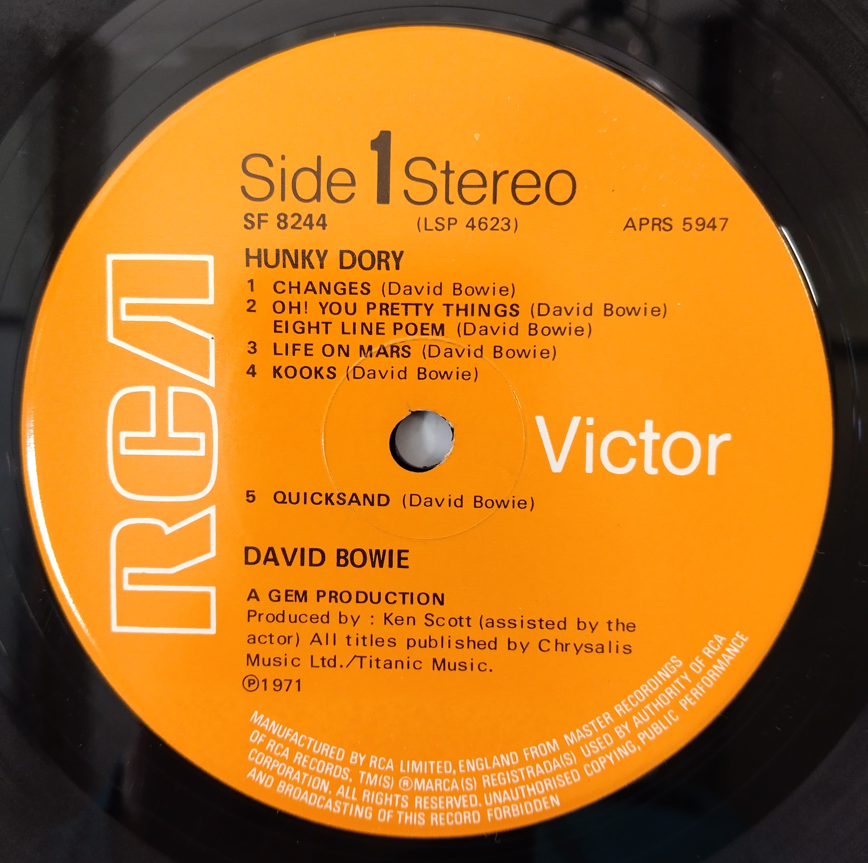 Lot 385 - DAVID BOWIE - HUNKY DORY LP (SF 8244 - FIRST