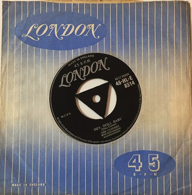 Lot 109 - THE CLOVERS - HEY, DOLL BABY 7'' (ORIGINAL UK LONDON RELEASE - 45-HL-E 8314)