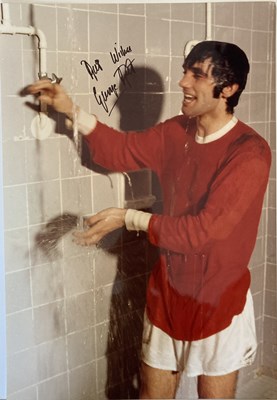 Lot 119 - GEORGE BEST SIGNED PHOTO.