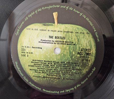 Lot 13 - THE BEATLES - WHITE ALBUM LP (ORIGINAL UK STEREO COPY - PCS 7067/8)