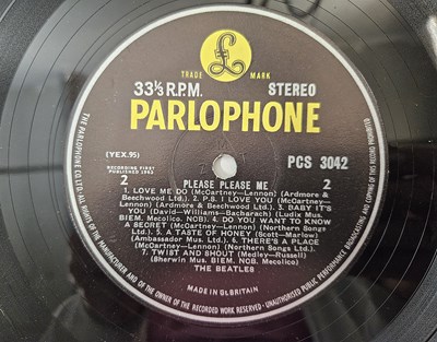 Lot 40 - THE BEATLES - PLEASE PLEASE ME LP (UK STEREO 5TH - PARLOPHONE - PCS 3042)
