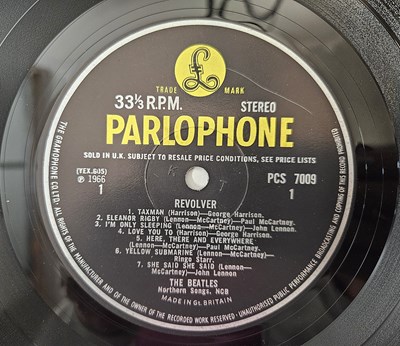 Lot 45 - THE BEATLES - REVOLVER LP (UK STEREO - PARLOPHONE - PCS 7009)