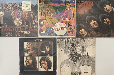 Lot 32 - THE BEATLES - STUDIO ALBUM RUN (EARLY/ORIGINAL UK COPIES)