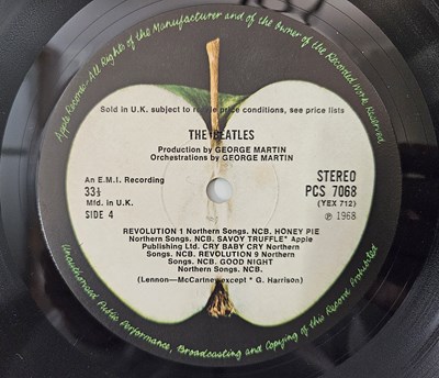 Lot 36 - THE BEATLES - WHITE ALBUM LP (EARLY UK STEREO COPY - PCS 7067/8 - VG+/VG+/Ex - FOUR SPACERS)