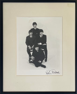 Lot 204A - THE BEATLES - ROBERT WHITAKER SIGNED PHOTOGRAPH.