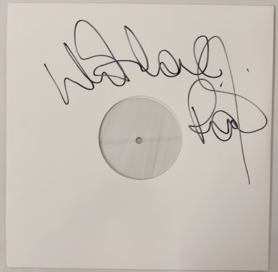 Lot 115 - ROBBIE WILLIAMS - LIFE THRU A LENS SIGNED WHITE LABEL TEST PRESSING LP