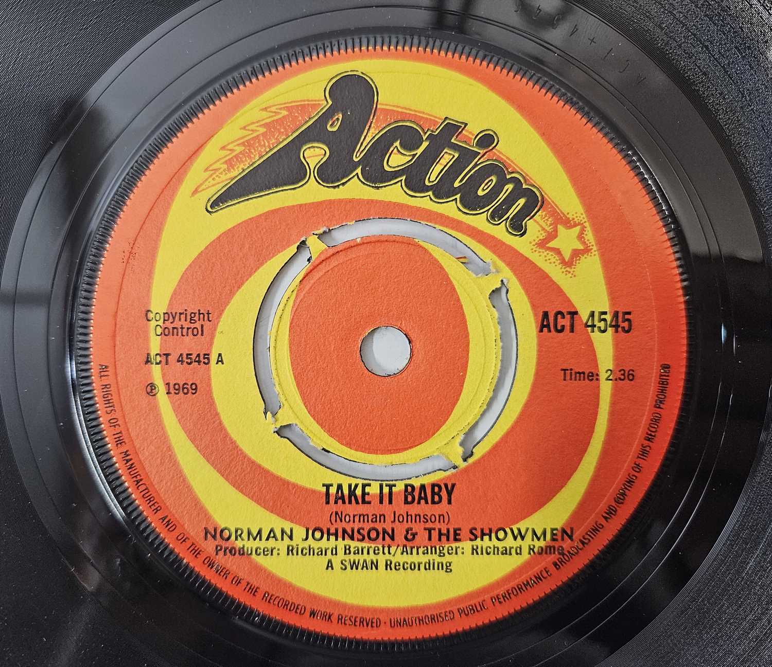 Lot 2 - NORMAN JOHNSON & THE SHOWMEN - IN PARADISE 7" (ACT 4545 - ORIGINAL PRESSING)