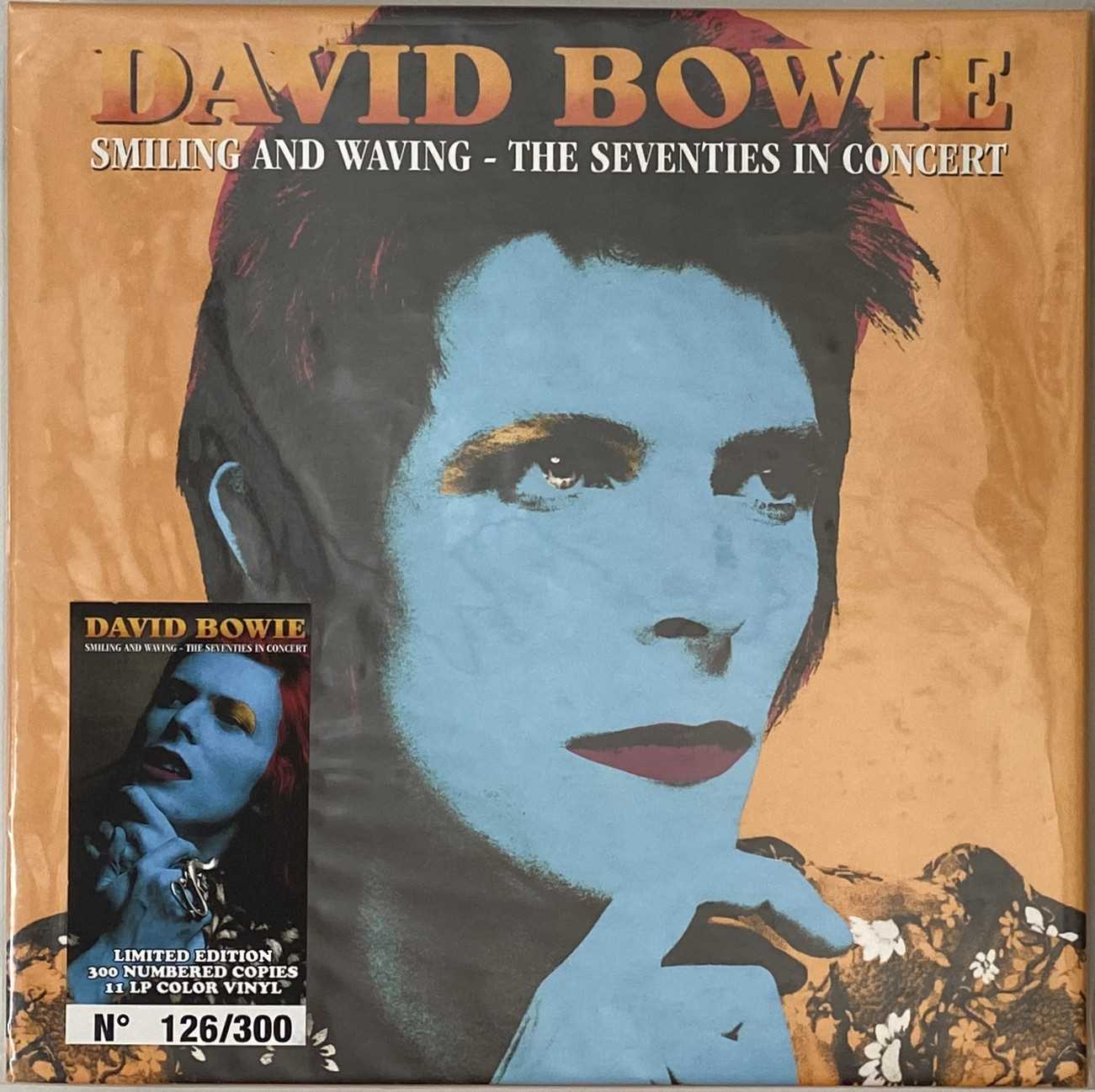 Lot 30 - DAVID BOWIE - SMILING AND WAVING - THE SEVENTIES IN CONCERT BOX SET (GFDBSAW11LP)