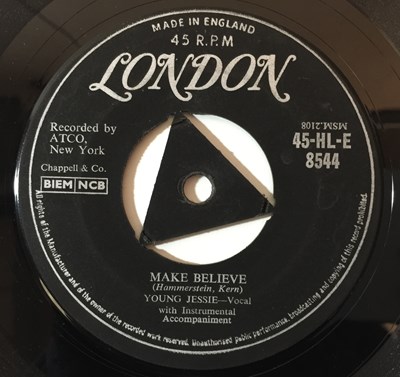 Lot 121 - YOUNG JESSIE - SHUFFLE IN THE GRAVEL 7'' (ORIGINAL UK LONDON RELEASE - 45-HL-E 8544)