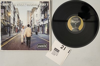 Lot 147 - OASIS - (WHAT'S THE STORY) MORNING GLORY? LP (ORIGINAL UK DAMONT PRESSING - CREATION CRELP 189)