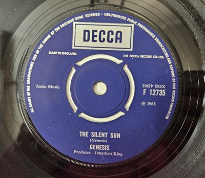 Lot 176 - GENESIS - THE SILENT SUN 7" (ORIGINAL UK COPY - DECCA F 12735).