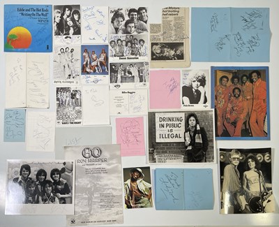 Lot 326 - 1970S AUTOGRAPH COLLECTION.