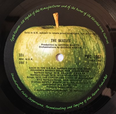 Lot 168 - THE BEATLES - WHITE ALBUM LP (LOW NUMBER ORIGINAL UK MONO - PLEASE READ DESCRIPTION)