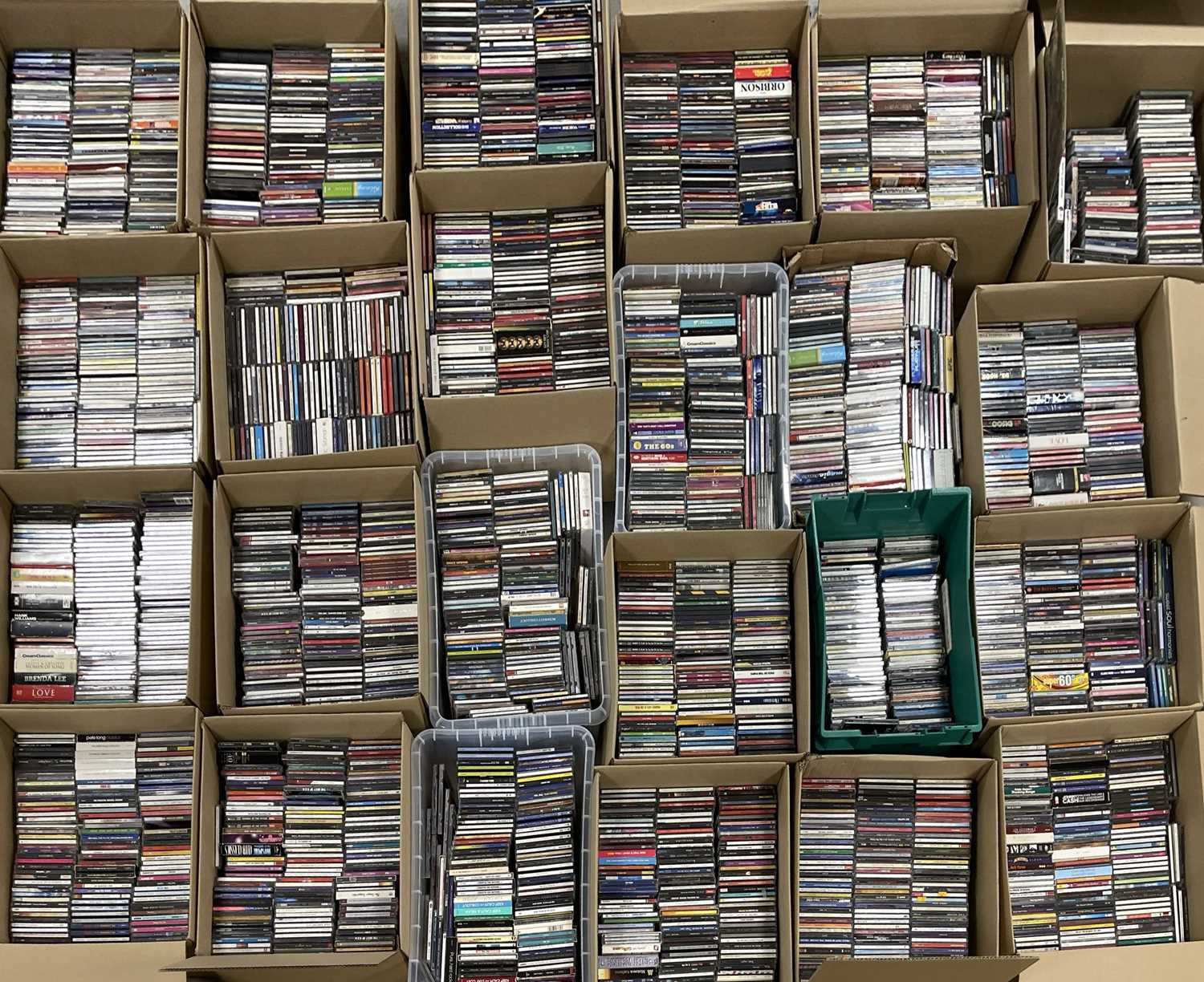Lot 30 - 2500+ CDS - ROCK / POP / DANCE AND MORE.